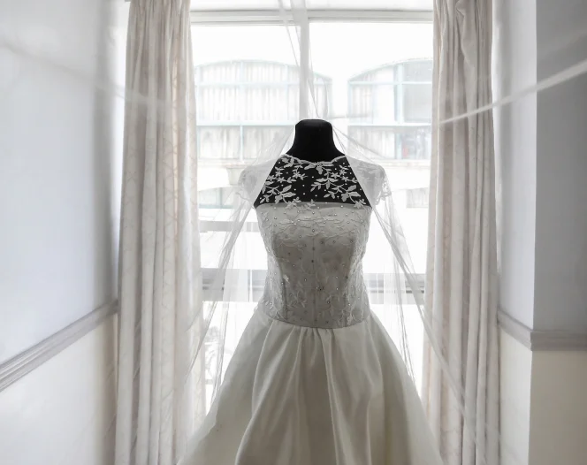 white wedding dress demo